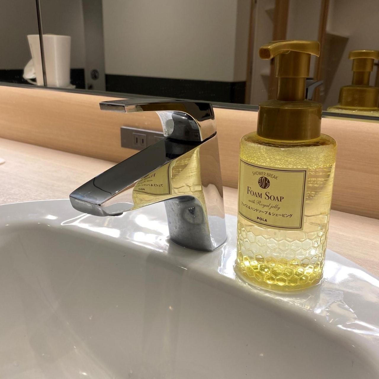 White Hostel Shinsaibashi Осака Екстер'єр фото