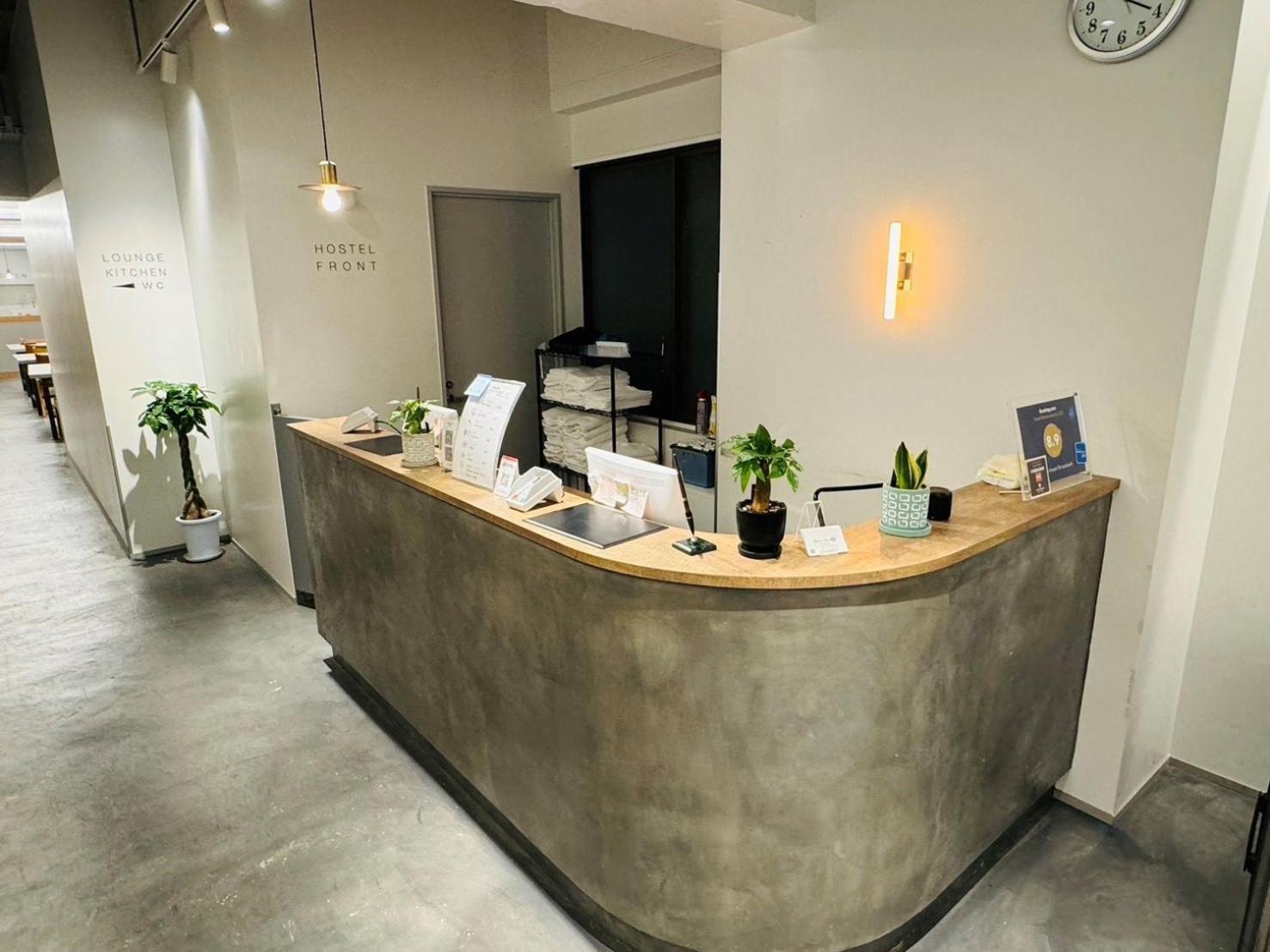White Hostel Shinsaibashi Осака Екстер'єр фото