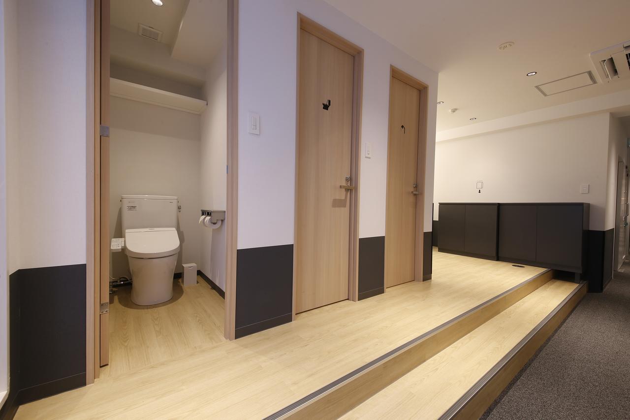 White Hostel Shinsaibashi Осака Екстер'єр фото