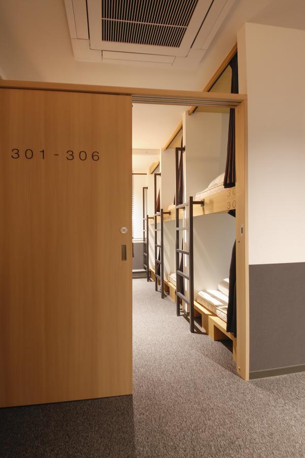 White Hostel Shinsaibashi Осака Екстер'єр фото