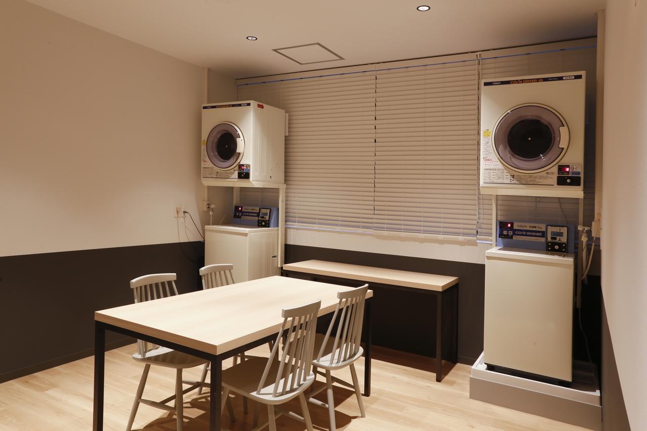 White Hostel Shinsaibashi Осака Екстер'єр фото