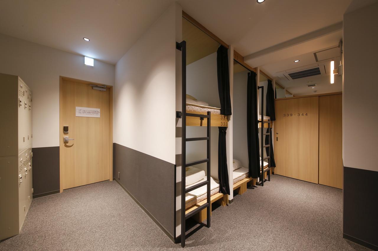 White Hostel Shinsaibashi Осака Екстер'єр фото