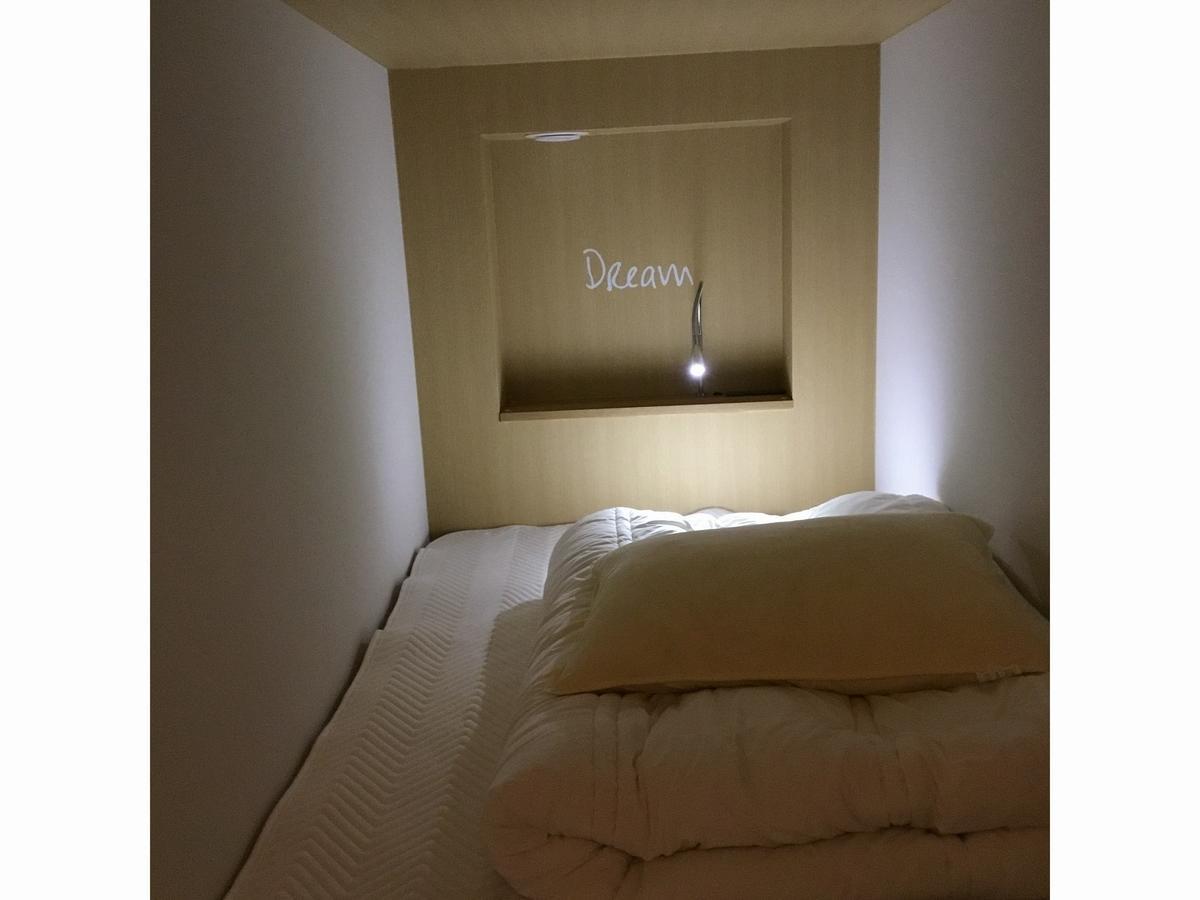 White Hostel Shinsaibashi Осака Екстер'єр фото