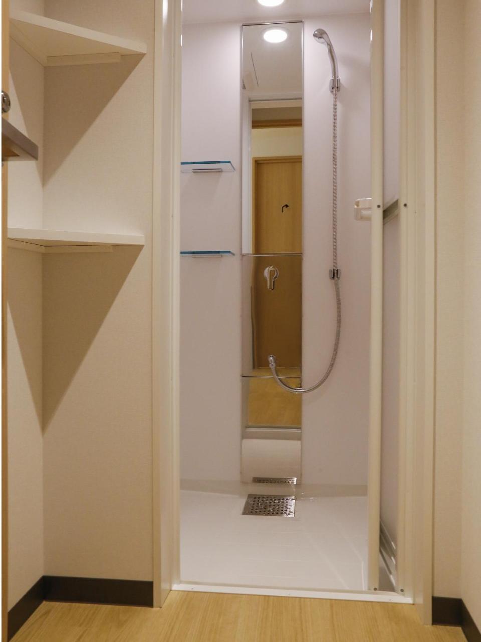 White Hostel Shinsaibashi Осака Екстер'єр фото